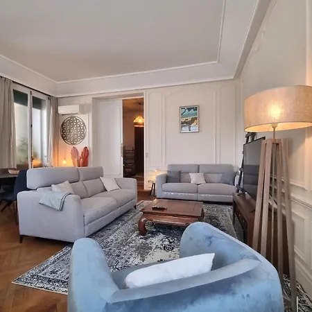 Iena - 4 Etoiles - Proche Centre Ville- Wifi Apartment